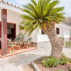https://colinas-de-los-menceyes.in-canary-islands.com